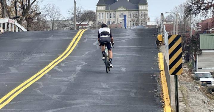 Bridges inpose vexing problem for Carthage committee