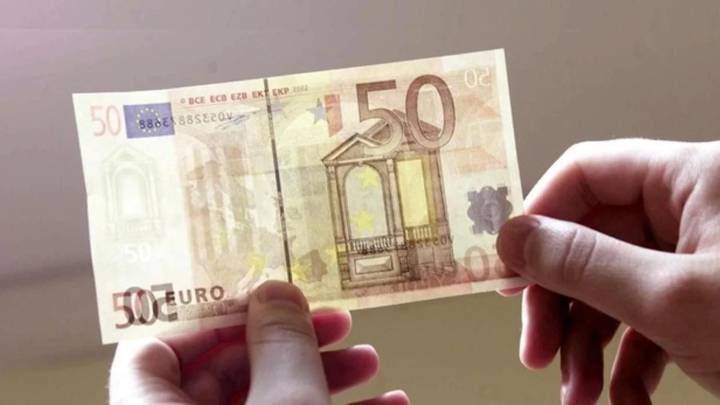 Los Mossos d'Esquadra advierten: así puedes detectar los nuevos billetes falsos de 50 euros