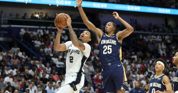 Spurs rookie guard Dylan Harper leaves game vs. Suns with calf injury