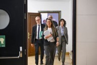 Junts pide que alguien le "abra los ojos" a Sánchez