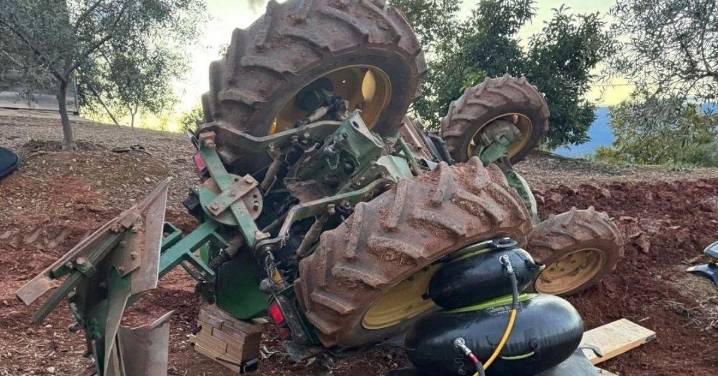 Muere un hombre tras quedar atrapado bajo un tractor en Coín