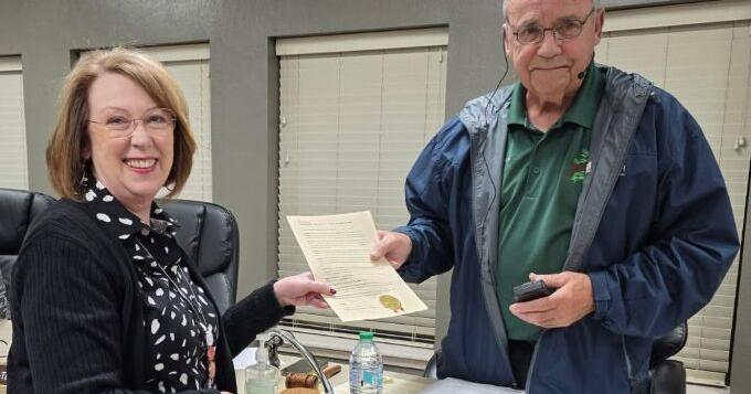 Council approves purchase of new tractor and recognizes 115 years of Jasper Woman’s Civic Club