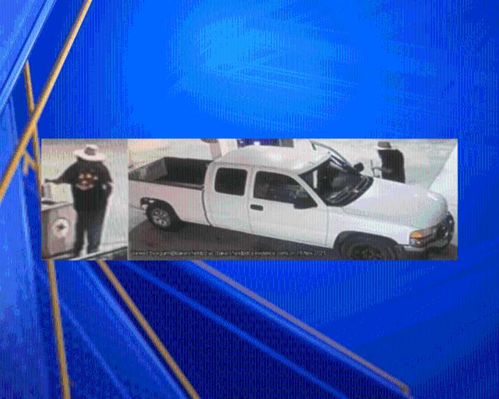 Suspect sought after retrieving credit card reader from Bakersfield gas station: police