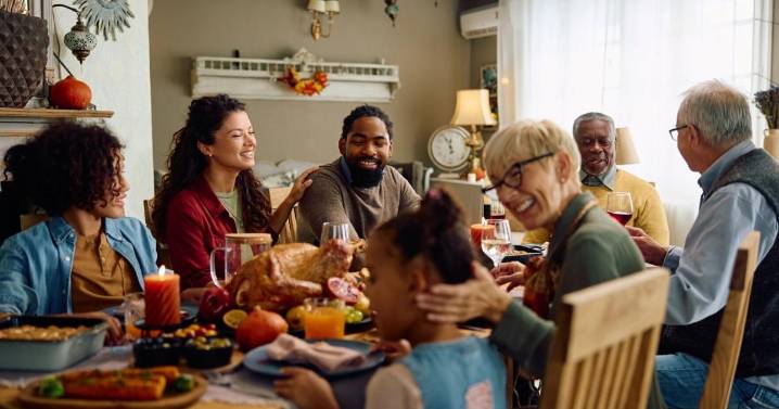 How to Plan a Bougie Thanksgiving Dinner on a Budget