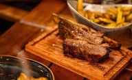 La parrilla de Buenos Aires que conquista con sus "jaulas de las carnes": dónde queda y de