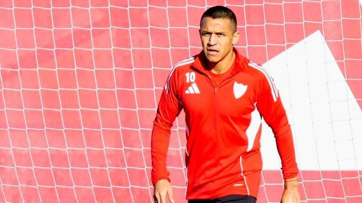 "La gran sorpresa": Alexis Sánchez reaparece en el Sevilla e incluso podría dar otra gran noticia El delantero chileno no juega desde fines de octubre.