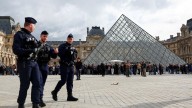 Robo al Museo del Louvre: dos detenidos participaron juntos en un robo hace 10 años