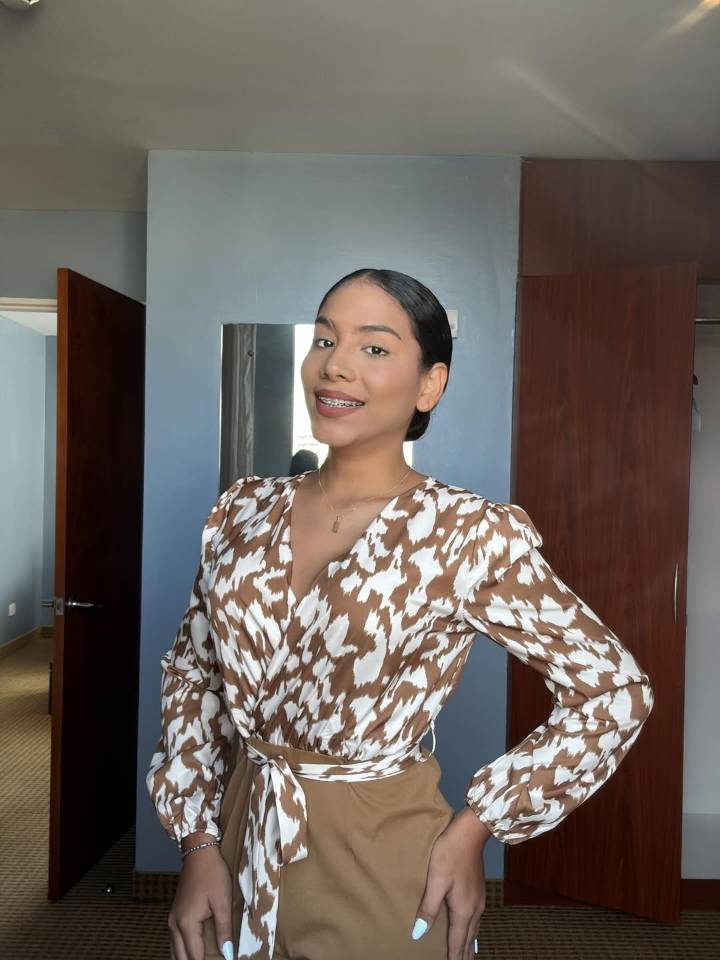 ¡Un Honor a la Cultura! Emily Galaviz Brilla al Recibir Distinción por su Impacto Artístico.