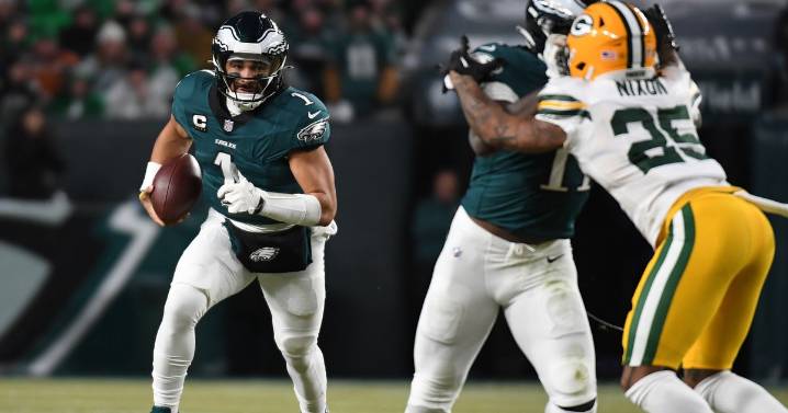 Eagles-Packers: Staff picks, betting odds, and more for a Monday night marquee