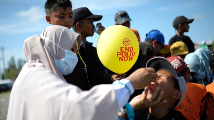 WHO declares end of Indonesia's polio outbreak following yearslong vaccination campaign