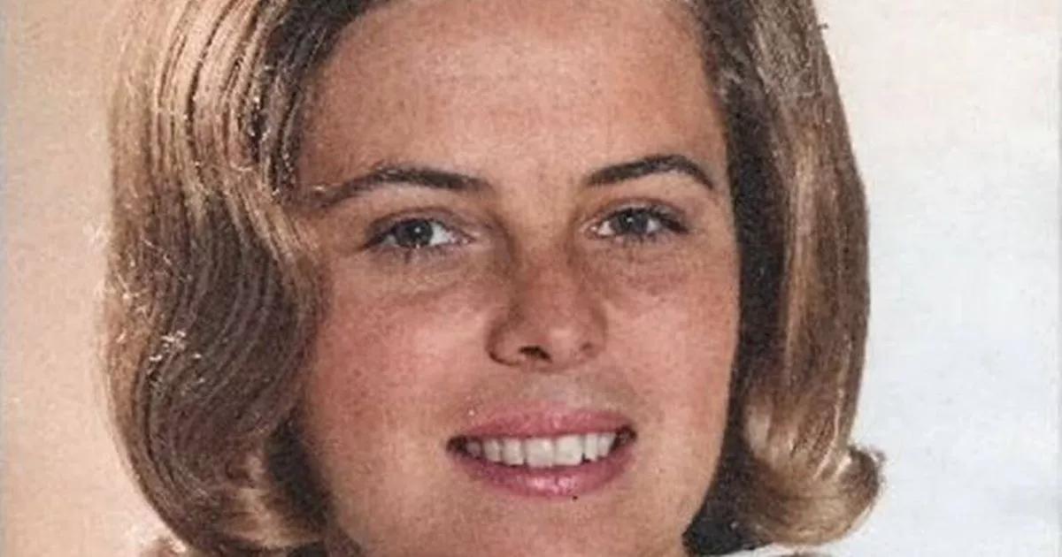 Zoo worker's horror death after making fatal mistake while feeding pack of wolves