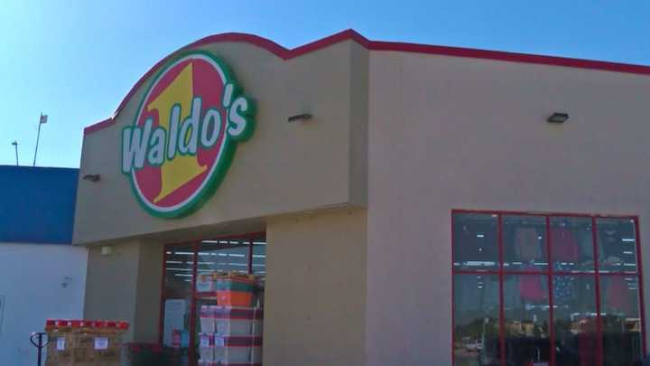 Protección Civil Notifica a Tiendas Waldo's de Ciudad Juárez Sobre el Vencimiento de Dictámenes