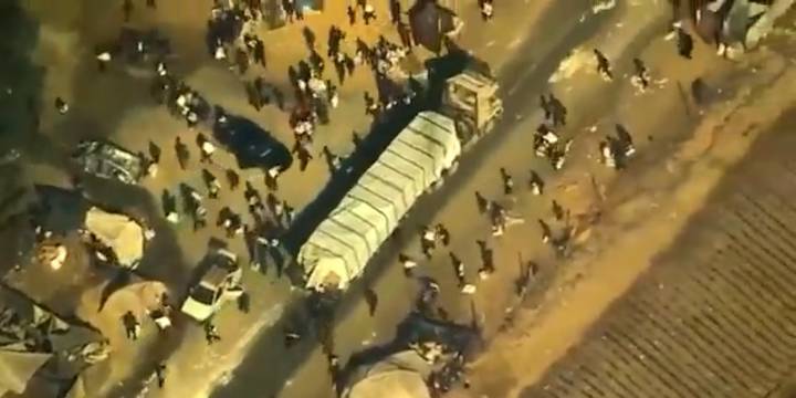 Un dron de EEUU registró el momento en que terroristas de Hamas robaron un camión de ayuda humanitaria en Gaza