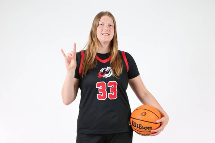 Fargo Shanley's Emily Srejma sinks game-winner to lift Dragons women to OT road victory