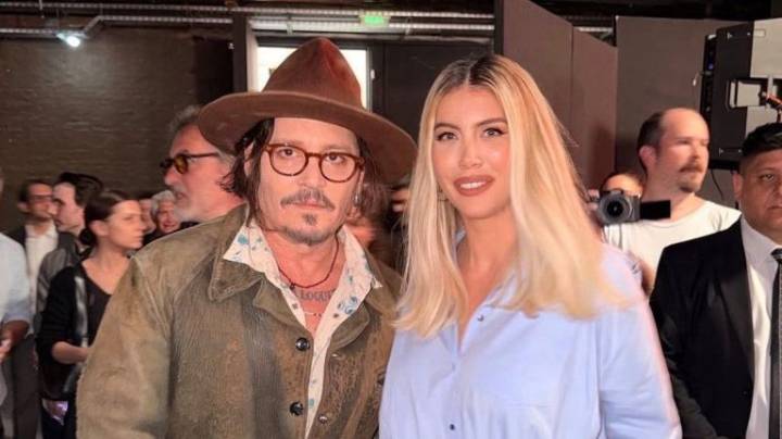 Muda es poco: Wanda Nara posó junto a Johnny Deep
