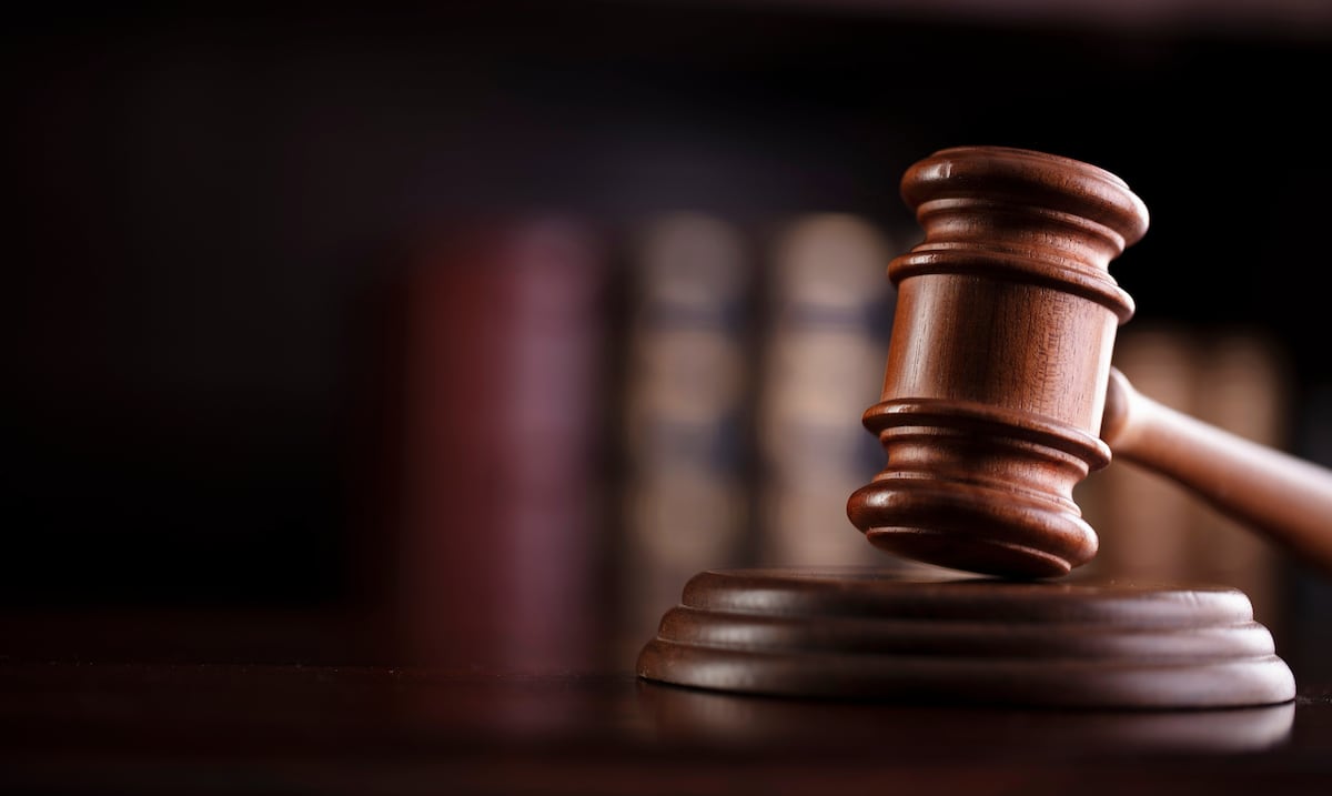 Radican cargos a hombre por asesinato en segundo grado de su padre