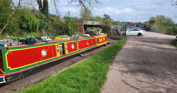 Pub with the 'best' Sunday roast that 'always slaps' named among 100 top British boozers