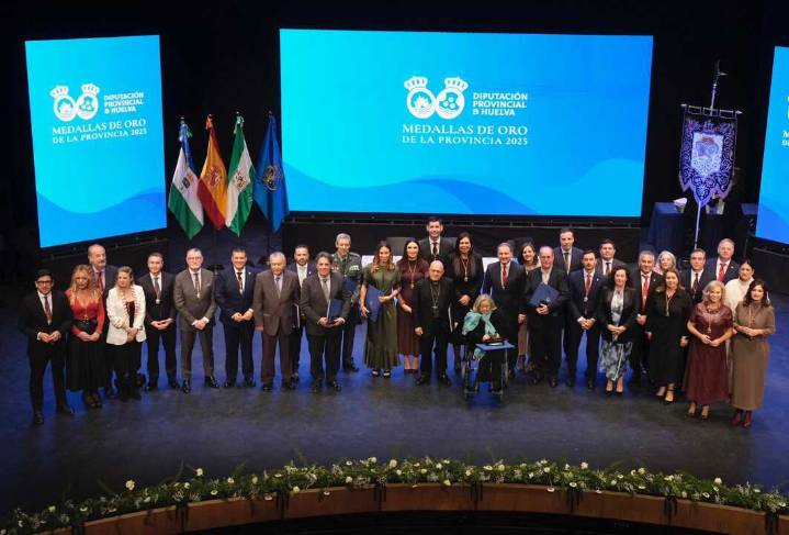 El Día de la Provincia se convierte en un homenaje a los onubenses y en una "firme defensa" de lo público