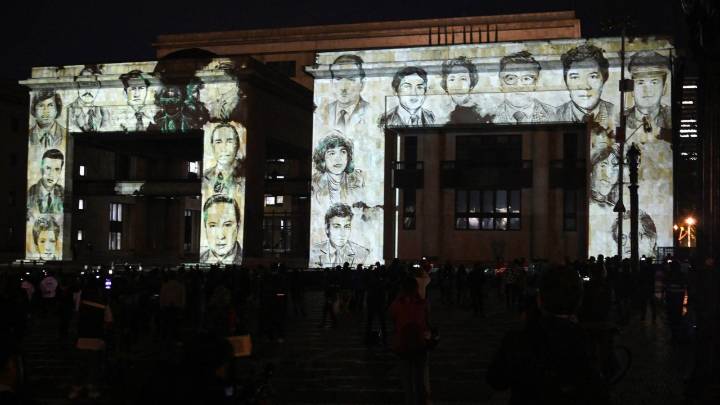 “Los magistrados fueron usados como carne de cañón”: los relatos que han salido a la luz tras 40 años de la toma del Palacio de Justicia en Colombia