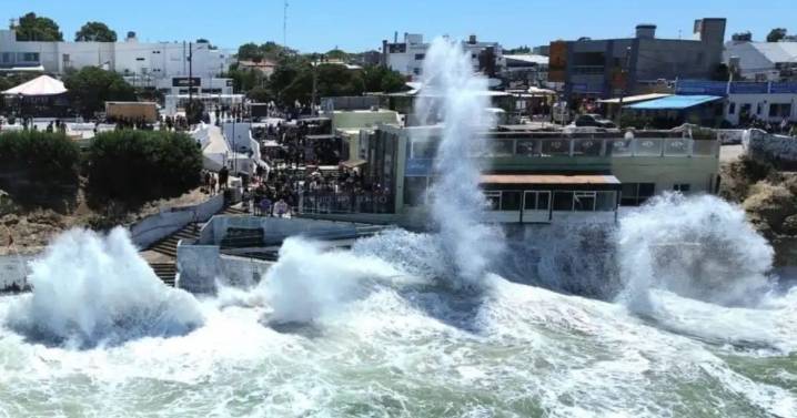 Regresan las mareas extraordinarias a Las Grutas y sus alrededores: los horarios más complicados de este fin de semana