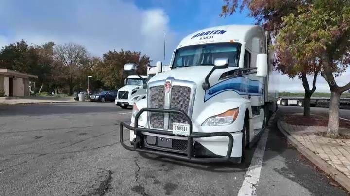 Compañías de camiones afectadas por revocación de licencias en California