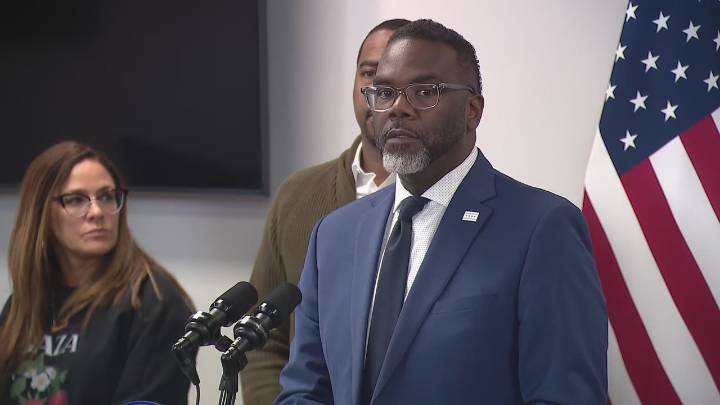 Investigation underway after attempted arson outside Chicago City Hall