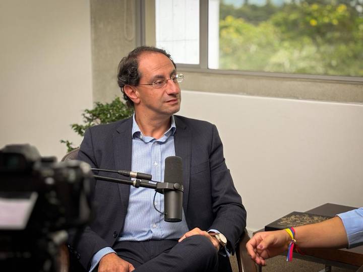 Restrepo acusa a Petro de "pandemia fiscal"