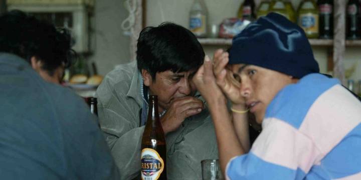 ¿Un trago de alcohol al día es bueno para la salud? Estudio lanza advertencia que cambia la idea del ‘consumo moderado’