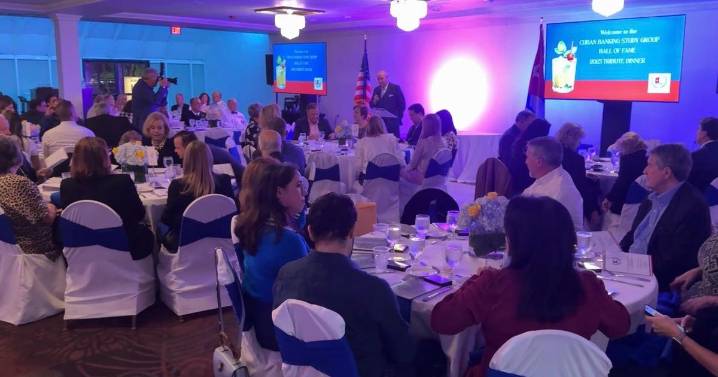 Rinden tributo a los constructores del legado bancario cubano