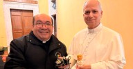 Papa León XIV: Sumo pontífice recibe en el Vaticano dos piezas de cerámicas diseñadas por artesanos de Chulucanas