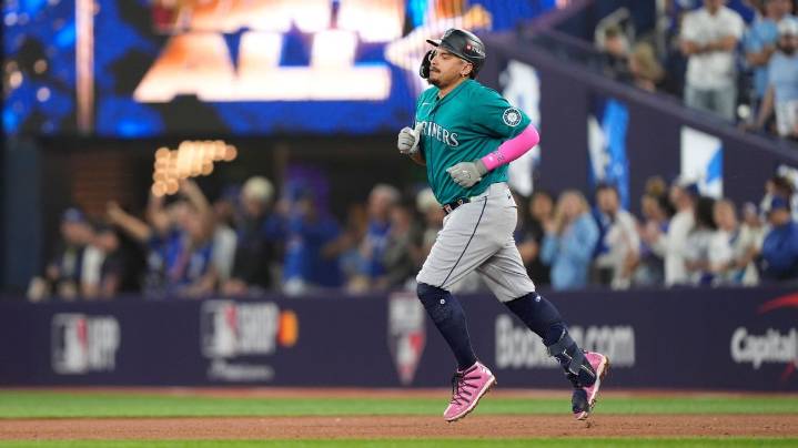 Josh Naylor, Mariners agree to 5-year contract, sources say