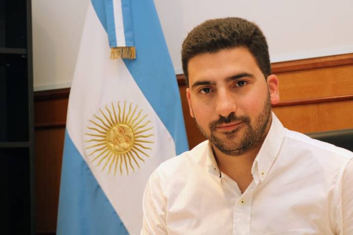 25 de Mayo celebra con velada de gala, acto y desfile