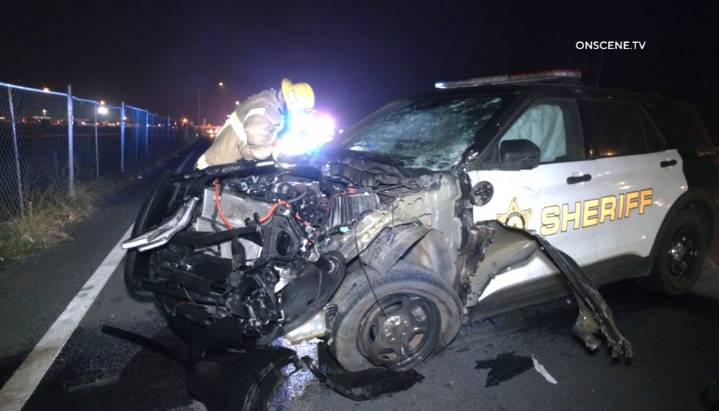 Riverside County sheriff’s patrol car, uninvolved vehicle collide during pursuit in Perris