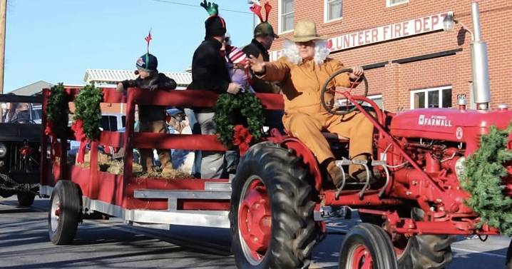 Glenwood’s annual Christmas parade is Saturday; here's what time it starts