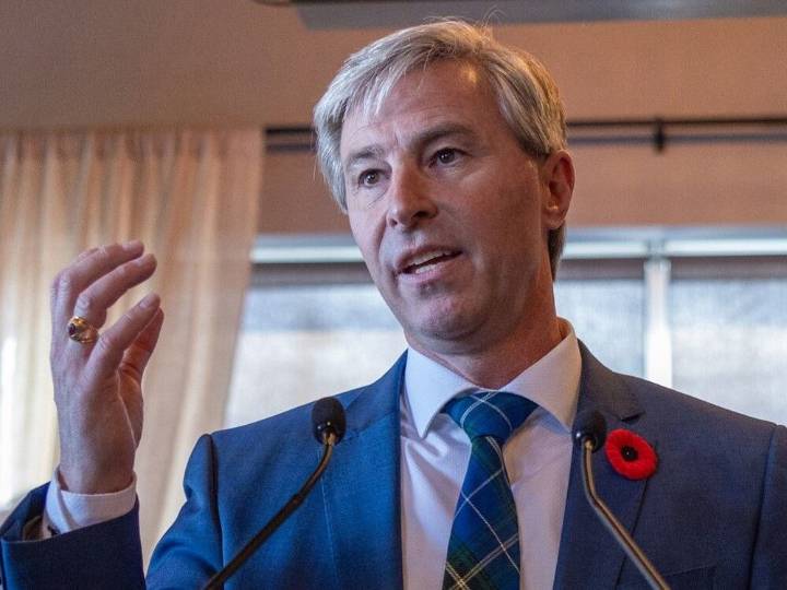 NS premier blasts judges over demand that staffers remove poppies