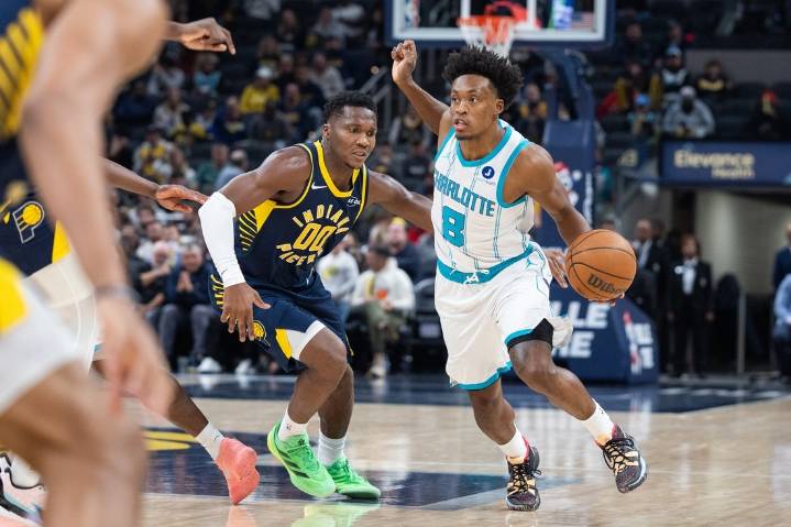 Deadspin | Bennedict Mathurin helps Pacers break losing skid at Hornets' expense