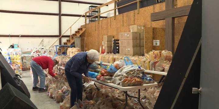 East Tennessee community rallies to support families after SNAP benefit delay
