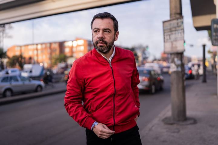 Galán eleva la tensión con la región metropolitana: extiende a los sábados el pico y placa para los vehículos matriculados fuera de Bogotá