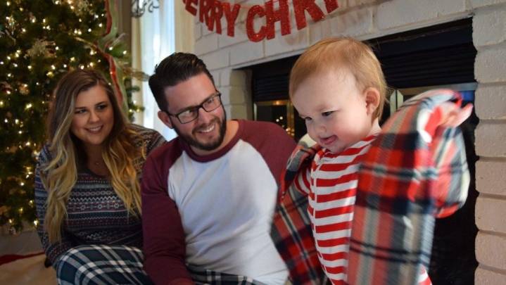 Mennonite Family Desperately Tries to Emulate Hallmark Christmas Movie