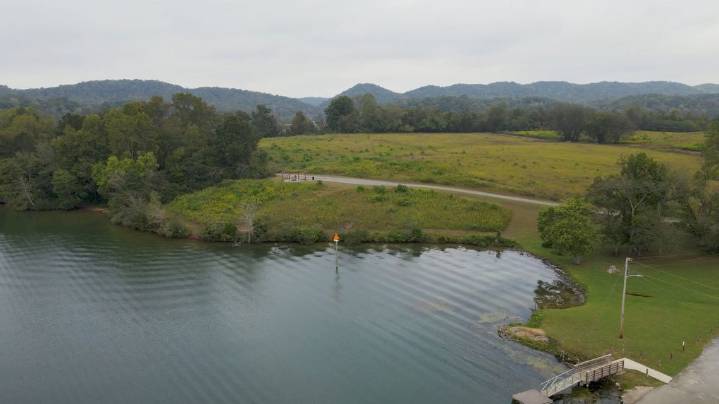 Volunteers remove 1,878 pounds of trash from Melton Hill Lake