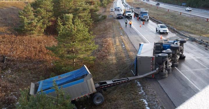 Crews respond to dump truck rollover on Hwy. 115