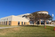 Empleado de iglesia en Webster es acusado de hacerse pasar agente de ICE