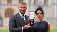 David Beckham es condecorado por el rey Carlos III