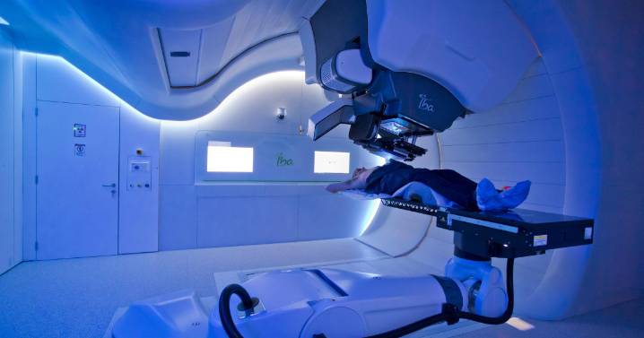 Tres comunidades serán las primeras en utilizar las máquinas contra el cáncer financiadas por Amancio Ortega