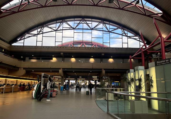 Live updates: Pittsburgh International Airport's new terminal set to open