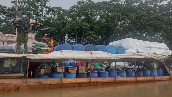 Armada de Colombia incautó más de tres mil galones de combustible ilegal