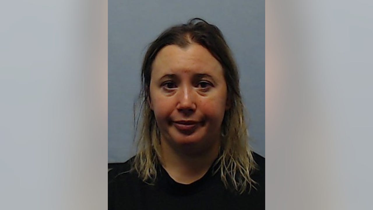 Aurora middle school teacher accused of sexual relationship with student: officials