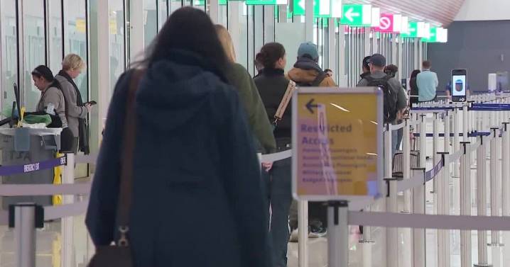 Travel ramps up at Denver International Airport as Thanksgiving approaches