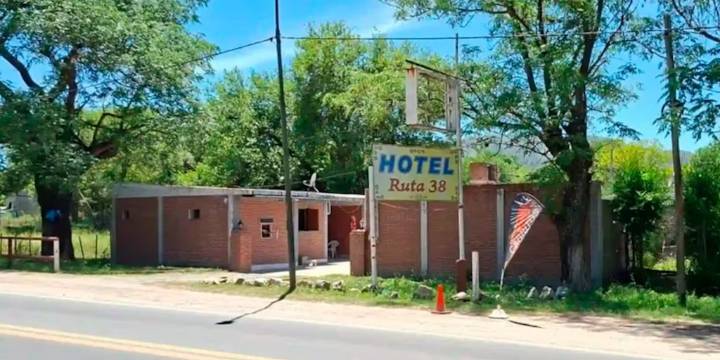 Encontraron muerta a una pareja en un hotel alojamiento e investigan un femicidio seguido de suicidio