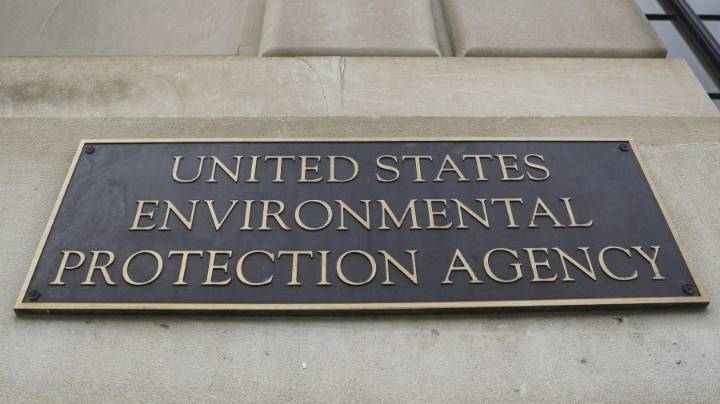 EPA union: Government shutdown deal must include health care funding